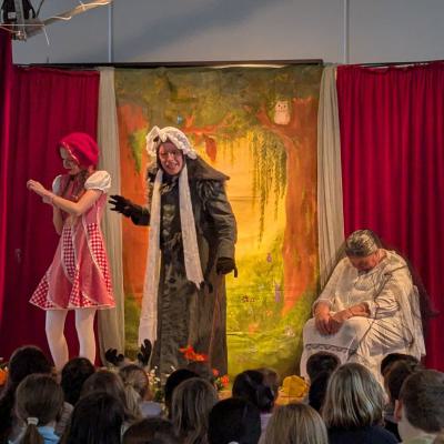 Galli-Theater: Rotkäppchen, 12.12.2024