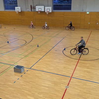 Frühradfahren, März 2025