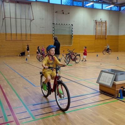 Frühradfahren, März 2025