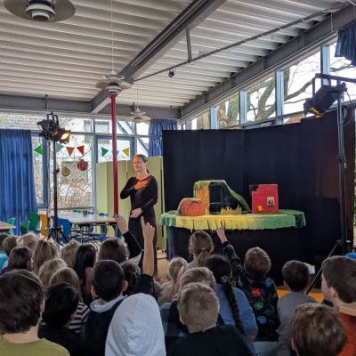 Puppentheater: Max, der Kugelkäfer, 10.12.2025